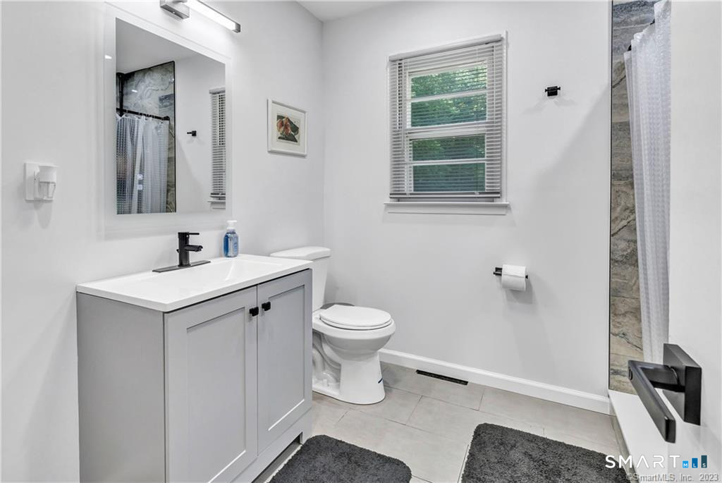 635 Booth Hill Road Shelton, CT 06484 - Photo 9 of 25 Gallery Image 9