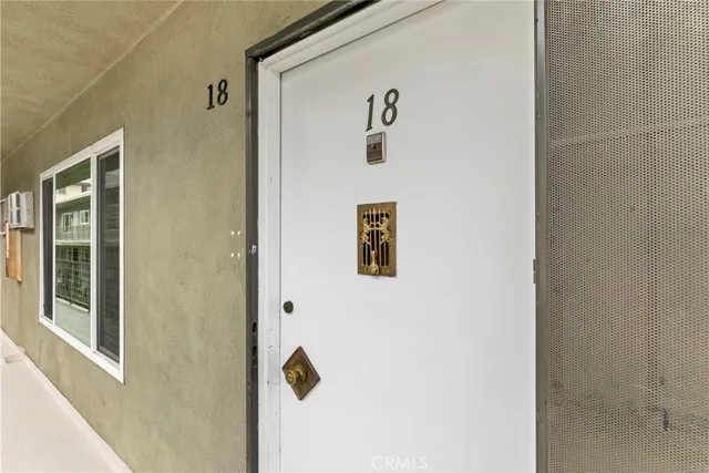 a picture of a bathroom