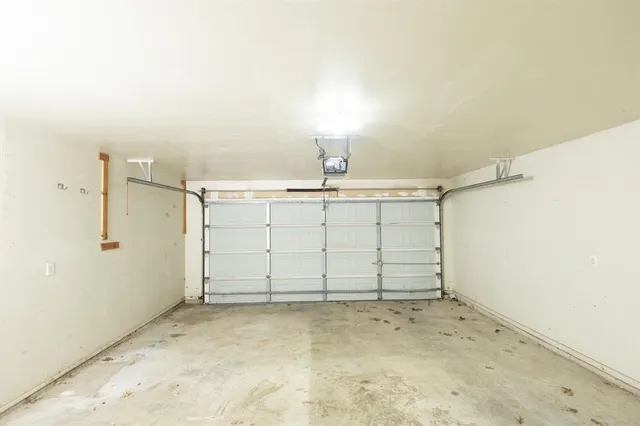 a view of a garage
