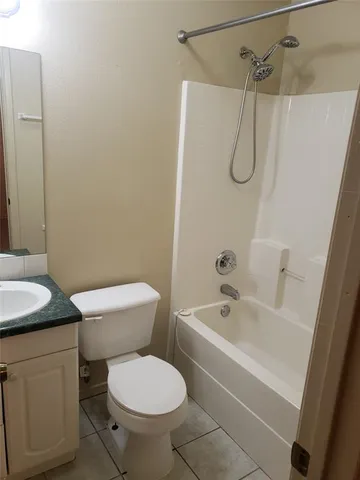 $1,650 | 112 Honey Bee Drive, Unit 114, Joshua, TX 76058