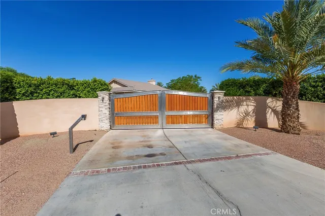 $8,000 | 49048 Croquet Court, Indio, CA 92201