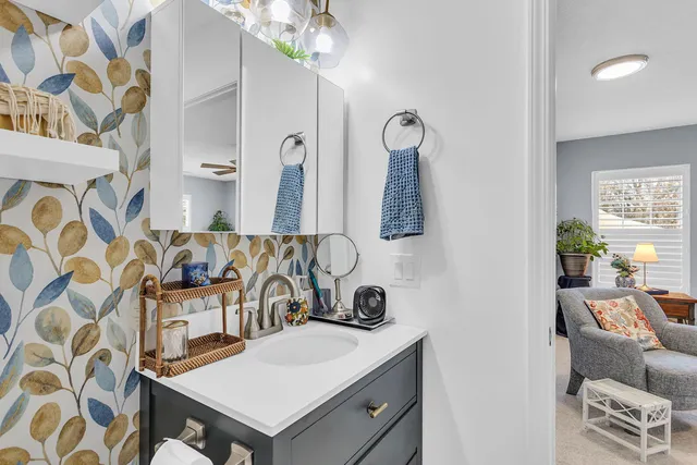 $264,900 | 783 West Barrington Circle, Jackson, MI 49203