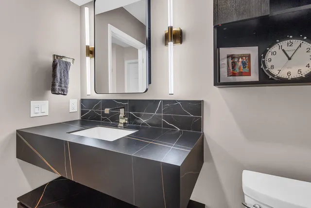 $264,900 | 783 West Barrington Circle, Jackson, MI 49203