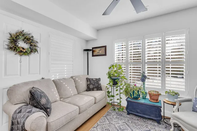 $264,900 | 783 West Barrington Circle, Jackson, MI 49203