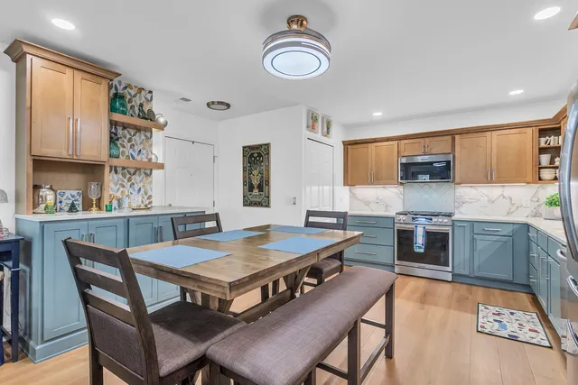 $264,900 | 783 West Barrington Circle, Jackson, MI 49203