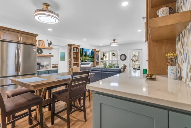 $264,900 | 783 West Barrington Circle, Jackson, MI 49203