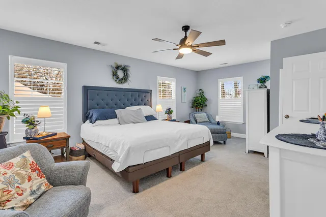 $264,900 | 783 West Barrington Circle, Jackson, MI 49203