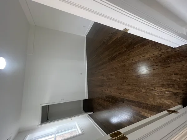 a bathroom with a toilet