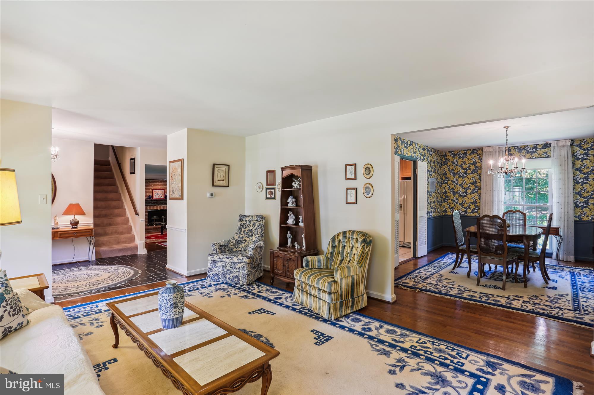 1503 Blue Meadow Road Potomac, MD 20854 - Photo 17 of 51 Living Room