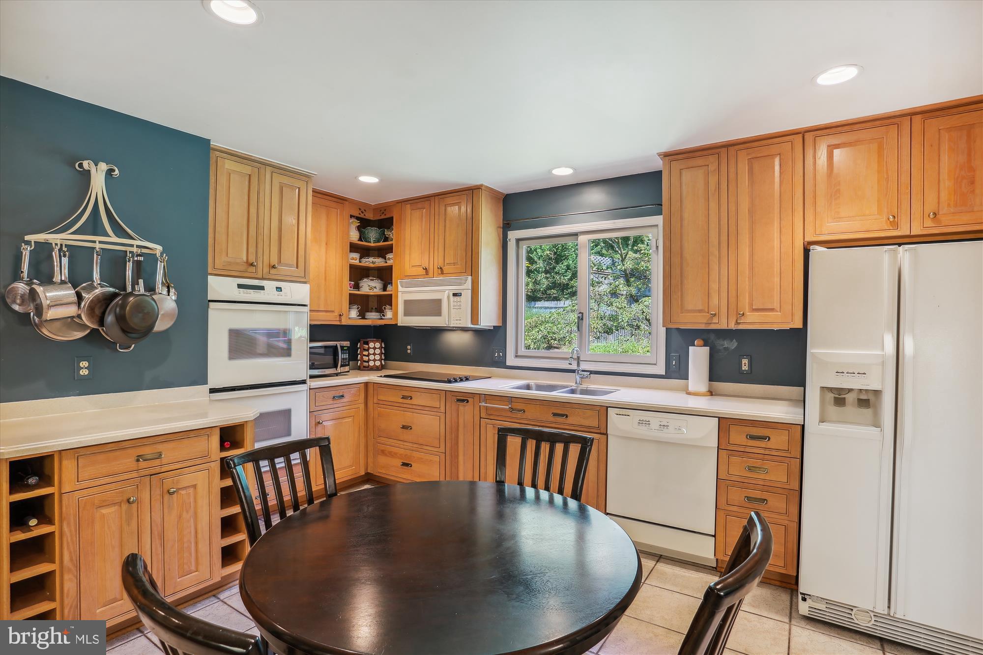 1503 Blue Meadow Road Potomac, MD 20854 - Photo 20 of 51 Kitchen