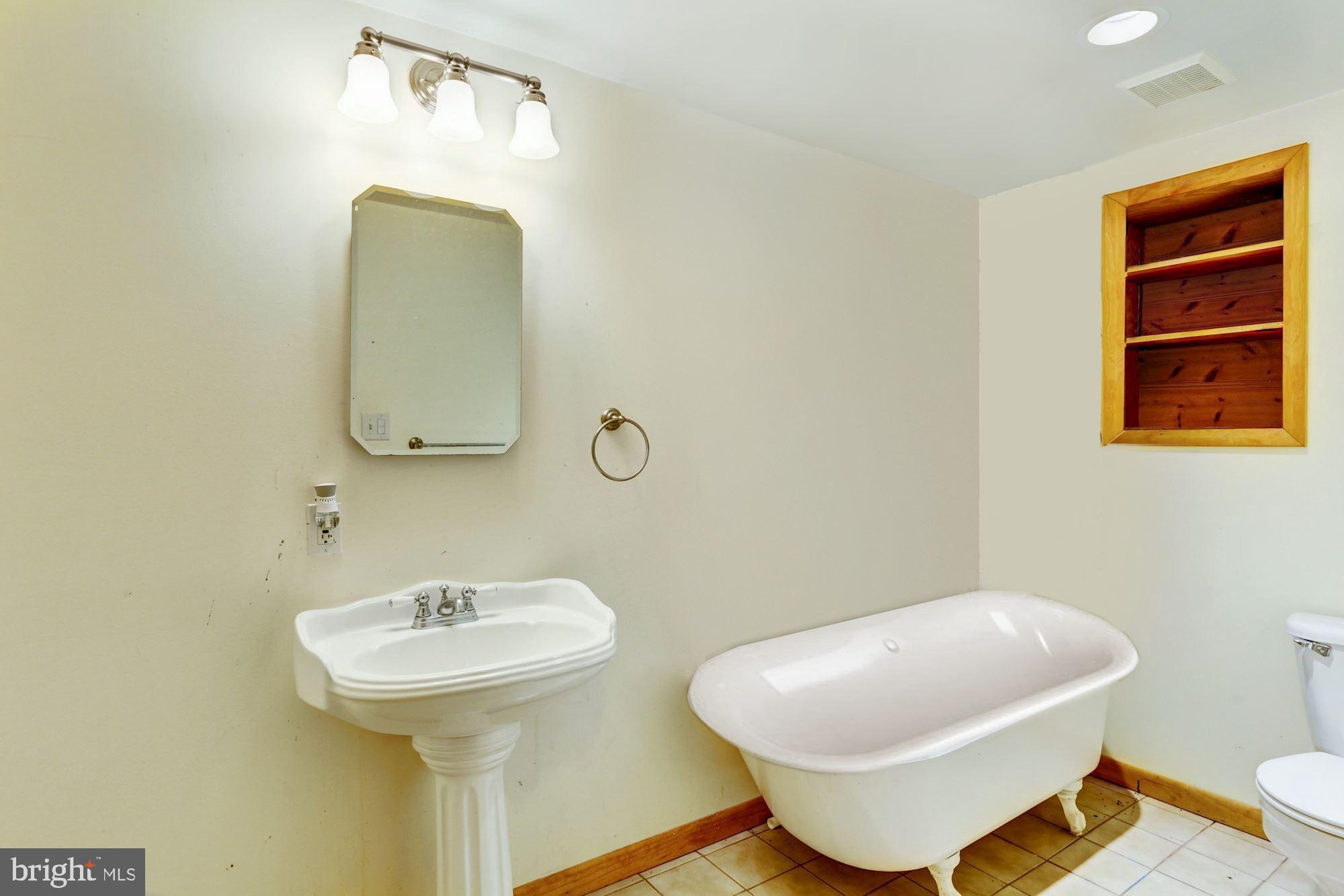 4656 Linthicum Road Dayton, MD 21036 - Photo 25 of 42 Full Bath
