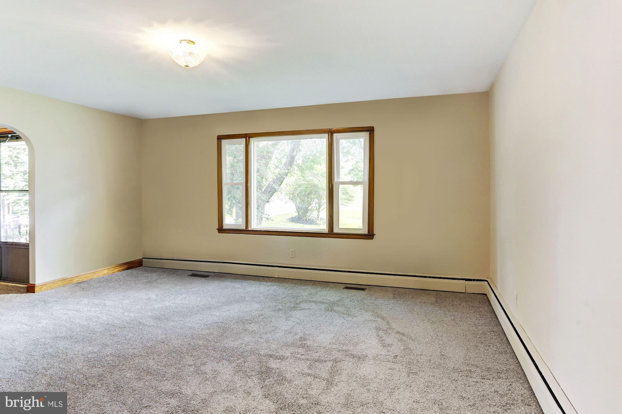 4656 Linthicum Road Dayton, MD 21036 - Photo 4 of 42 Living Room