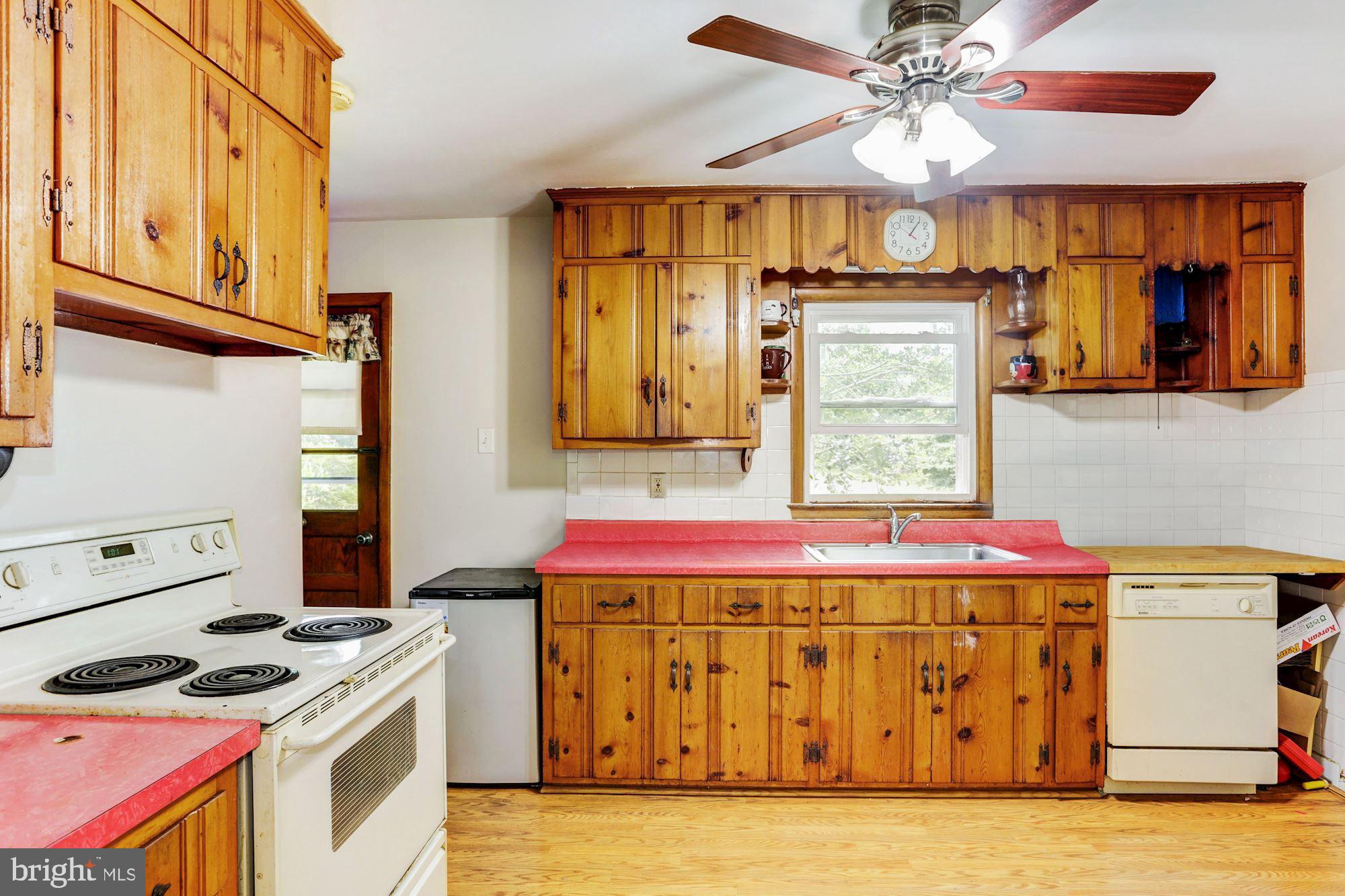 4656 Linthicum Road Dayton, MD 21036 - Photo 9 of 42 Kitchen