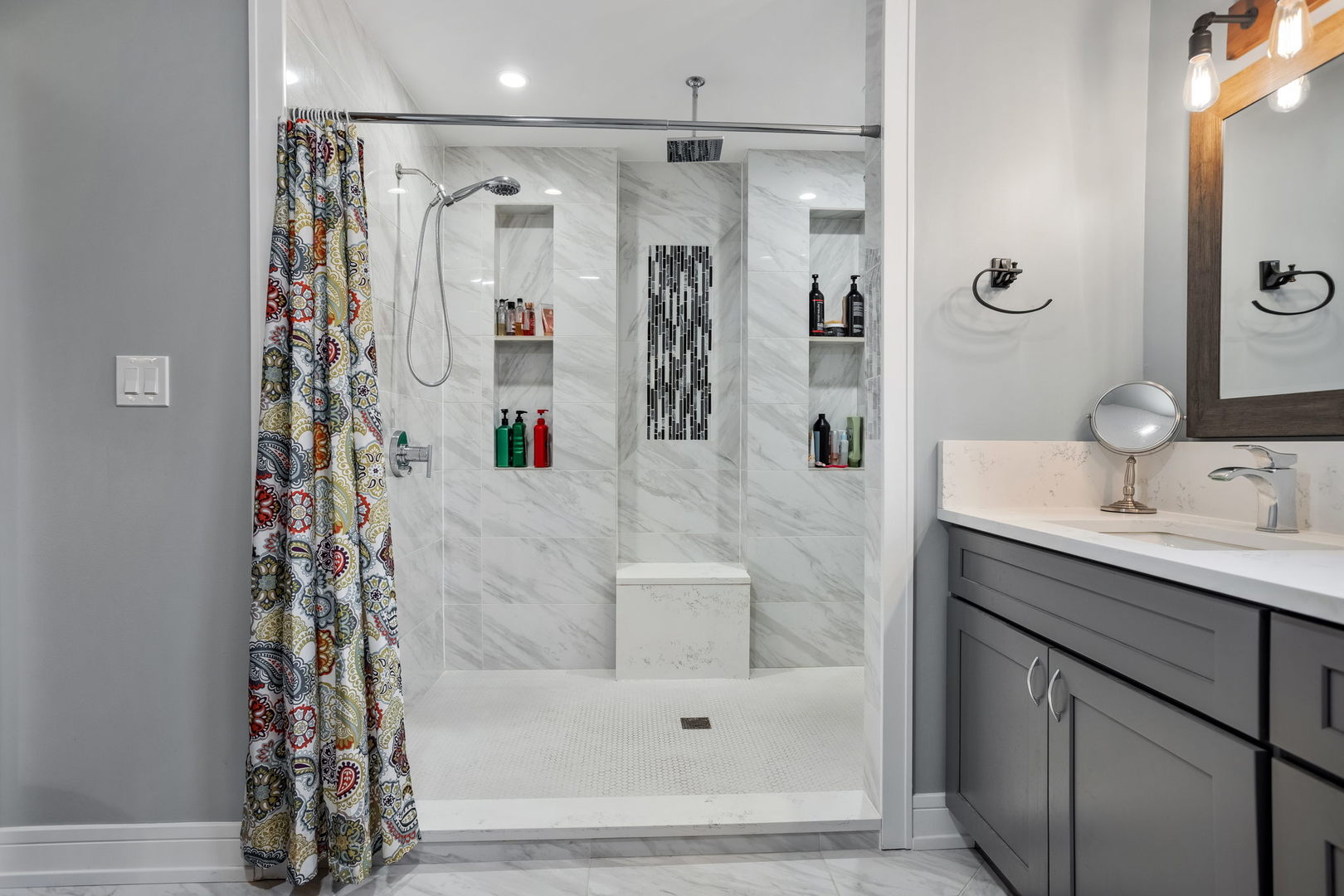 2050 South Spencer Road New Lenox, IL 60451 - Photo 24 of 33 a bathroom with a bathtub a sink and a shower