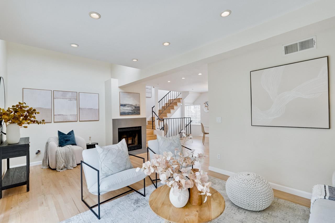 363 North Rengstorff Avenue, Unit 4 Mountain View, CA 94043 - Photo 4 of 54