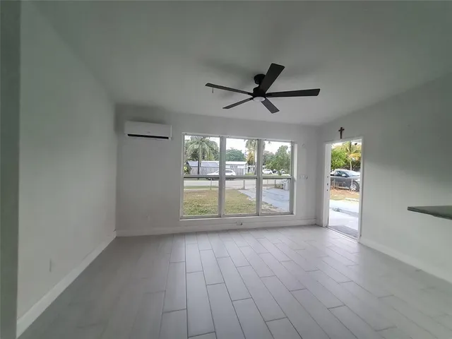 $2,595 | 4390 Northeast 15th Terrace, Pompano Beach, FL 33064