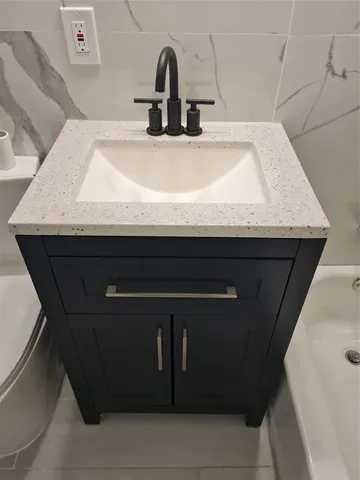 $2,595 | 4390 Northeast 15th Terrace, Pompano Beach, FL 33064