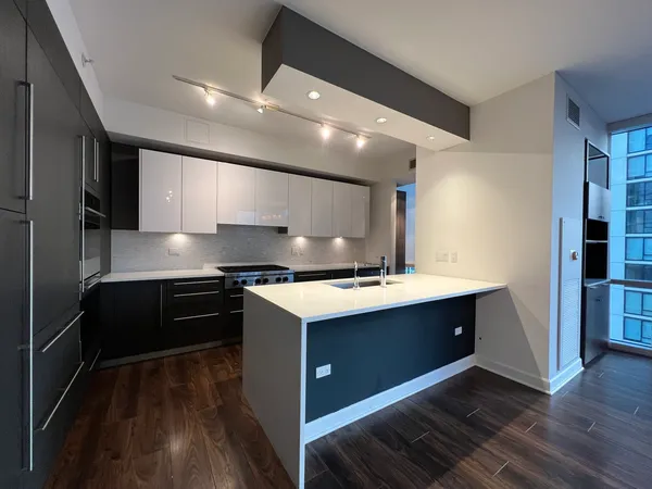 $7,500 | 1201 South Prairie Avenue, Unit 3801, Chicago, IL 60605