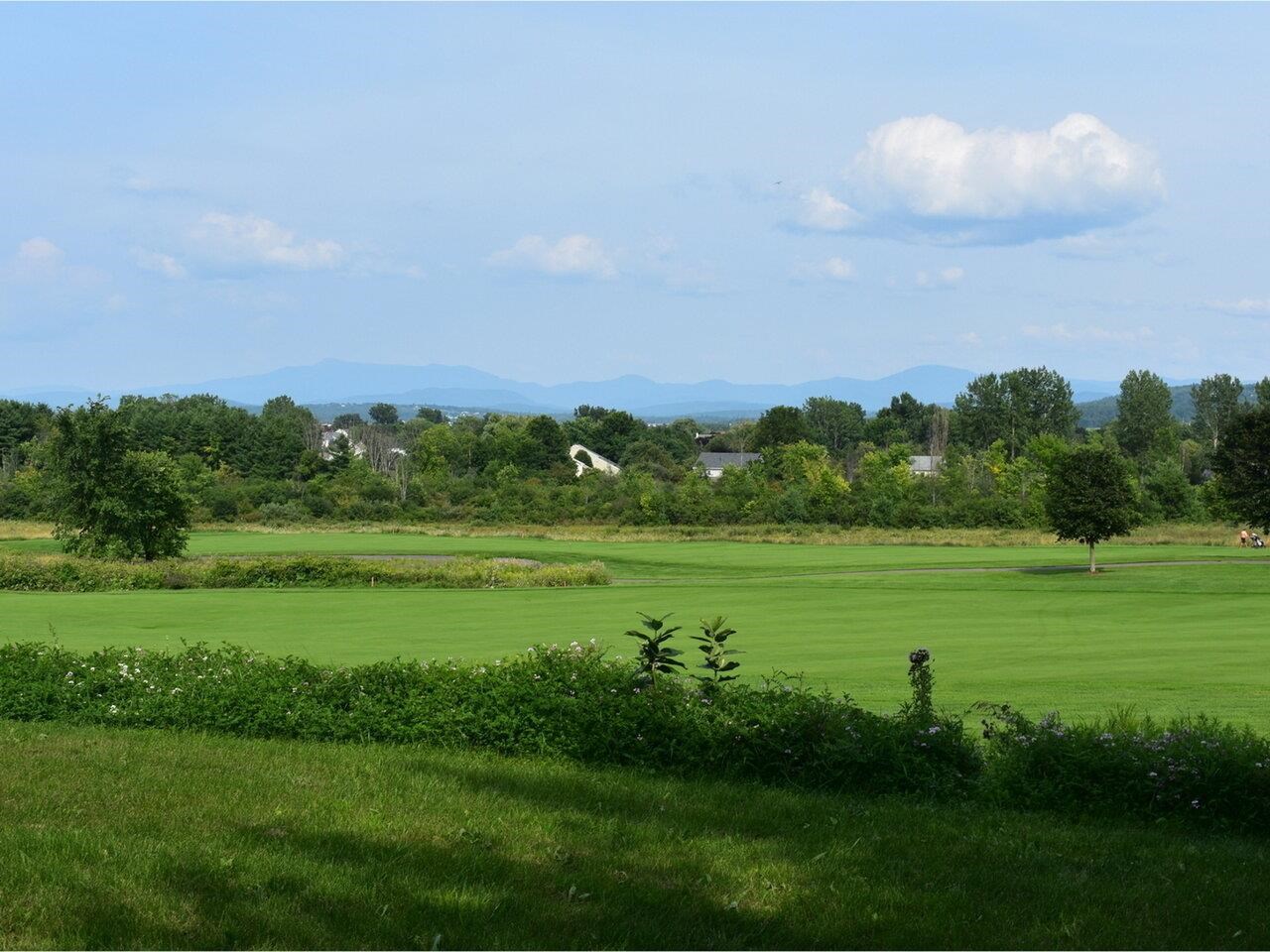 48 Park Road South Burlington, VT 05403 - Photo 3 of 32
