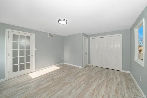 $514,999 | 33 East Seacrest Avenue, Lindenhurst, NY 11757