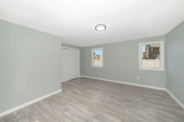 $514,999 | 33 East Seacrest Avenue, Lindenhurst, NY 11757