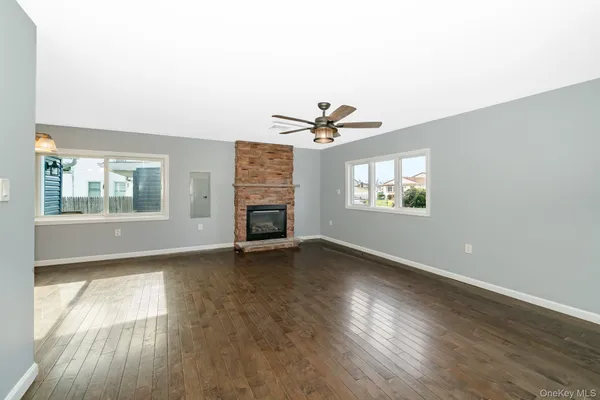 $514,999 | 33 East Seacrest Avenue, Lindenhurst, NY 11757