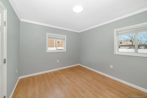 $514,999 | 33 East Seacrest Avenue, Lindenhurst, NY 11757