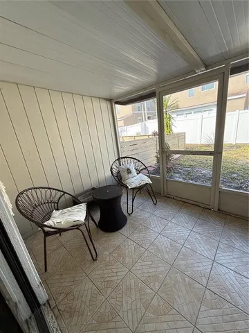 $2,100 | 10053 Lake Oak Circle, Tampa, FL 33624