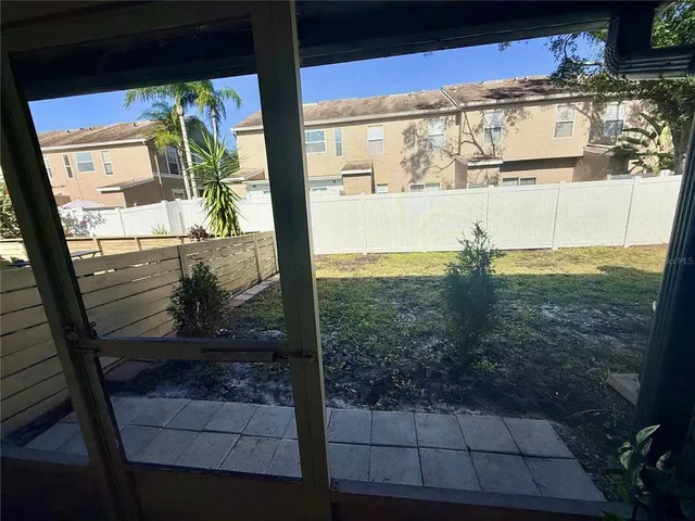 $2,100 | 10053 Lake Oak Circle, Tampa, FL 33624