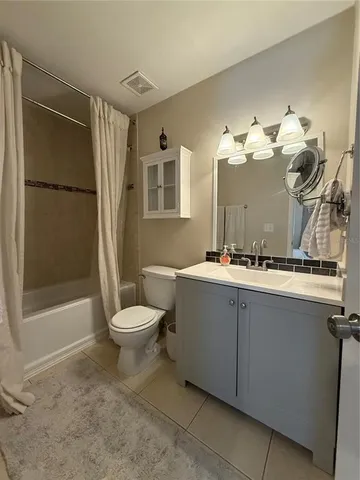 $2,100 | 10053 Lake Oak Circle, Tampa, FL 33624