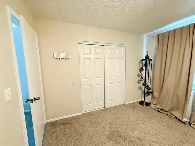 $2,100 | 10053 Lake Oak Circle, Tampa, FL 33624