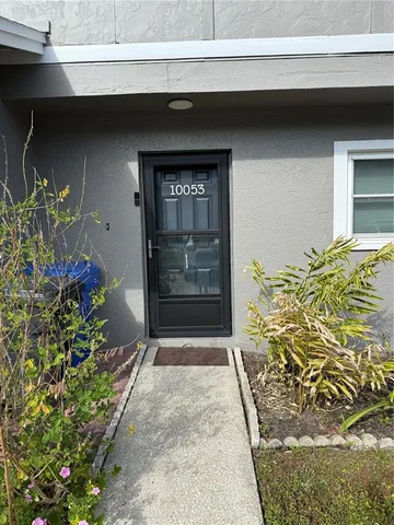 $2,100 | 10053 Lake Oak Circle, Tampa, FL 33624