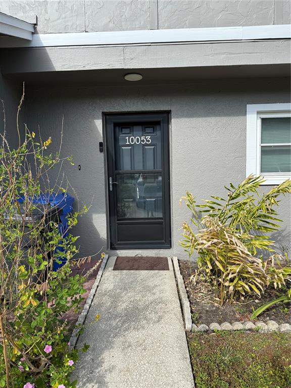 10053 Lake Oak Circle Tampa, FL 33624 - Photo 2 of 23