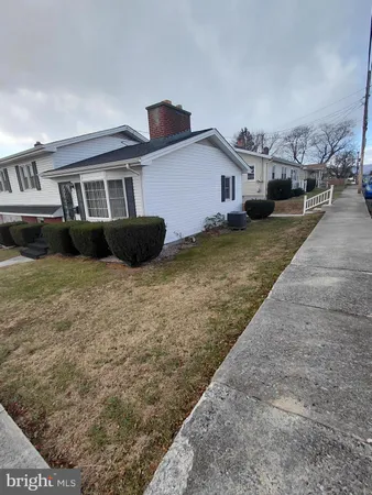 $215,000 | 112 Grant Street, Petersburg, WV 26847