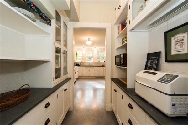 27 Brantwood Road Arlington, MA 02476 - Photo 12 of 30 Gallery Image 12