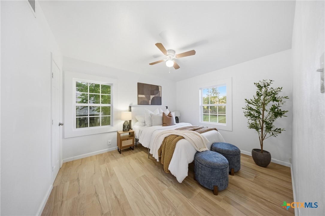 918 Fannin Loop Temple, TX 76501 - Photo 20 of 31 a bed room with bed and windows