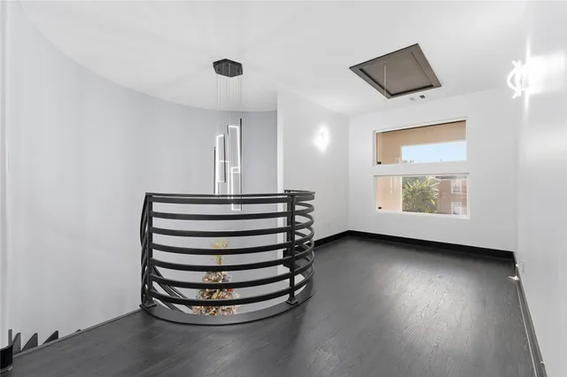 $749,999 | 7737 Edna Street, Houston, TX 77087