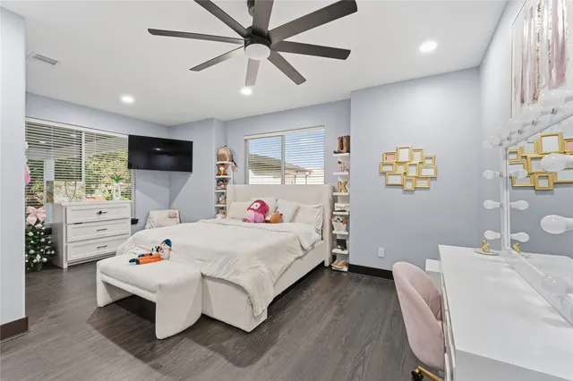 $749,999 | 7737 Edna Street, Houston, TX 77087