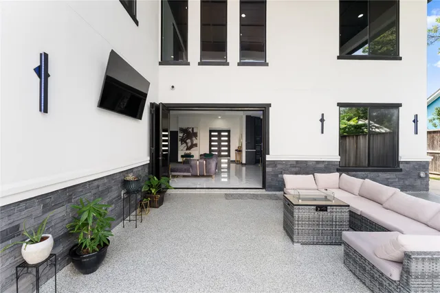 $749,999 | 7737 Edna Street, Houston, TX 77087