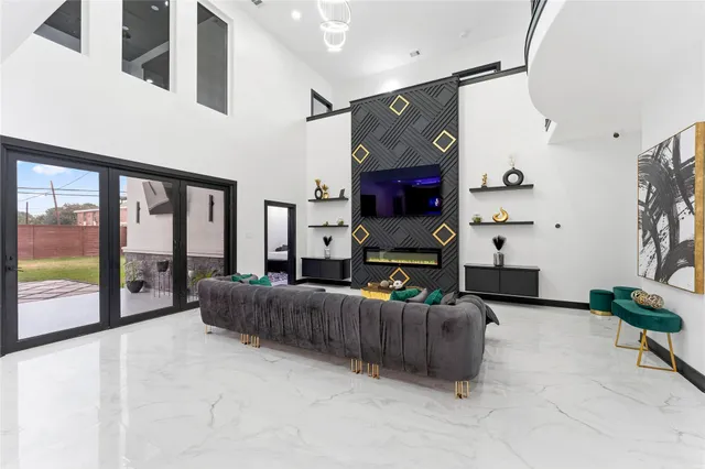 $749,999 | 7737 Edna Street, Houston, TX 77087