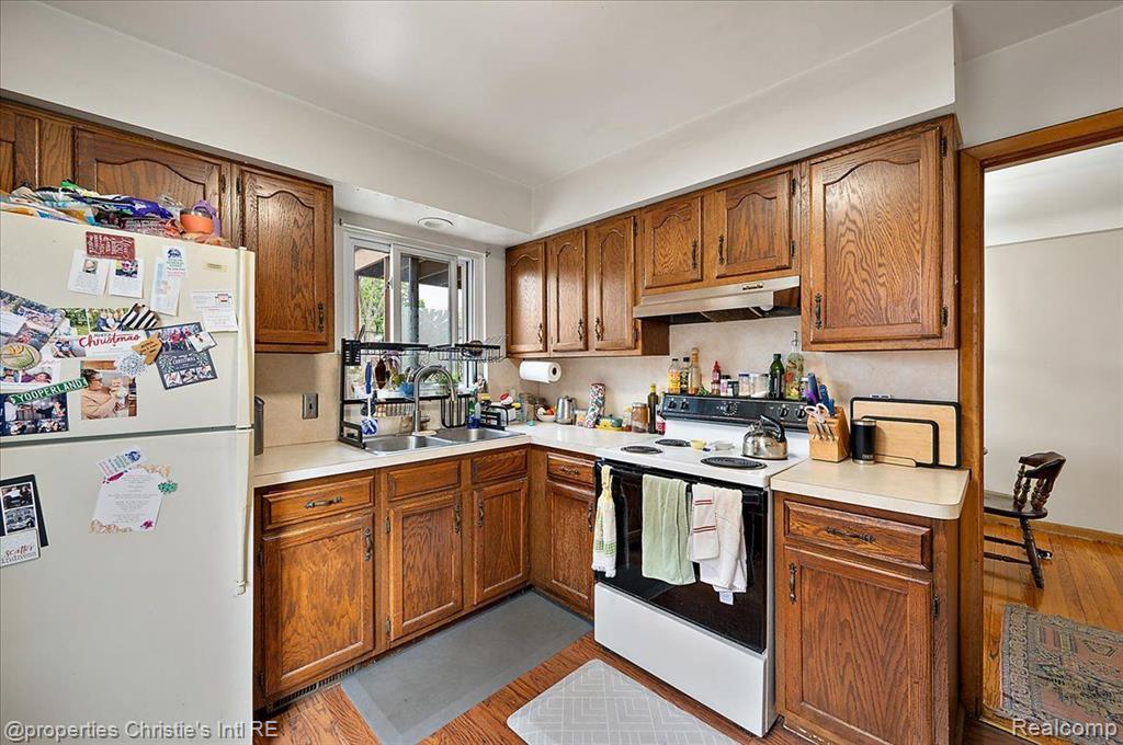 2180 Vernier Road Grosse Pointe, MI 48236 - Photo 10 of 24