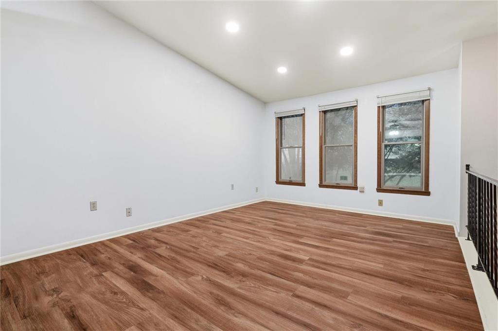 524 Beverly Road Verona, PA 15147 - Photo 4 of 45 Living room with cathedral ceiling