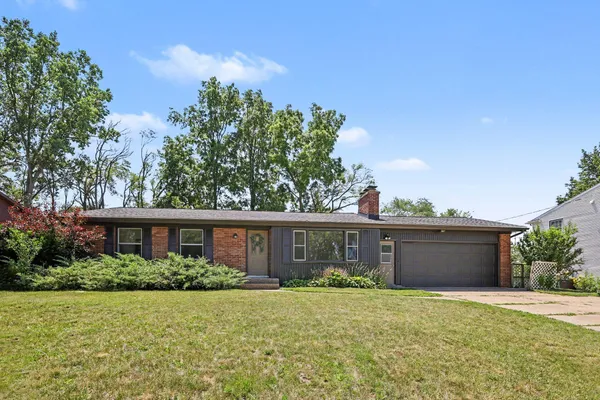 $319,900 | 1628 Bridle Creek Street Southeast, Kentwood, MI 49508