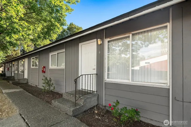 $858,000 | 1521 East 38th Street, Unit 14, Tacoma, WA 98404