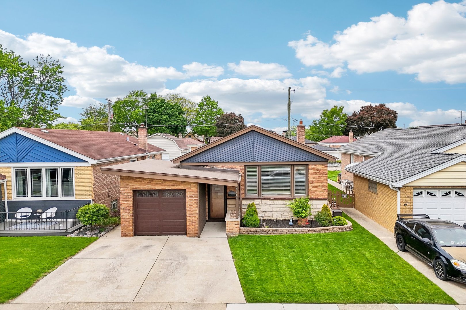 5742 South Rutherford Avenue Chicago, IL 60638 - Photo 1 of 26