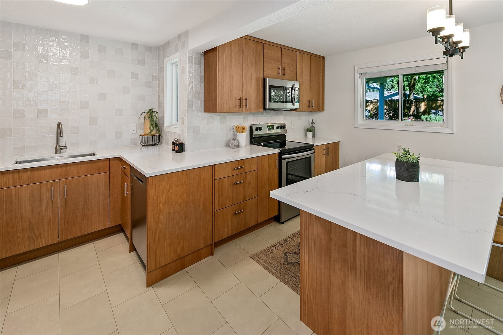 14258 146th Place Southeast Renton, WA 98059 - Photo 8 of 33 Gallery Image 8