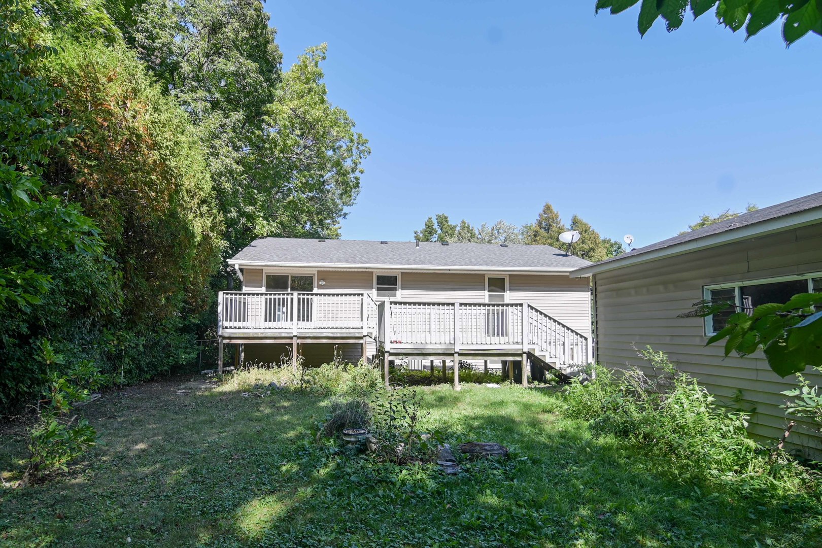 2729 Lowery Court Zion, IL 60099 - Photo 35 of 36 a front view of a house with a yard