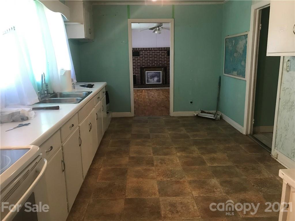4662 Rob Neal Road Heath Springs, SC 29058 - Photo 5 of 10 Gallery Image 5