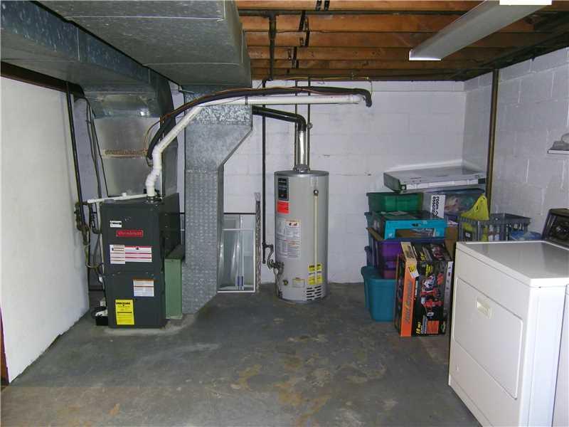 360 Wheeler Street McKees Rocks, PA 15136 - Photo 16 of 21 Basement/Game Room.
