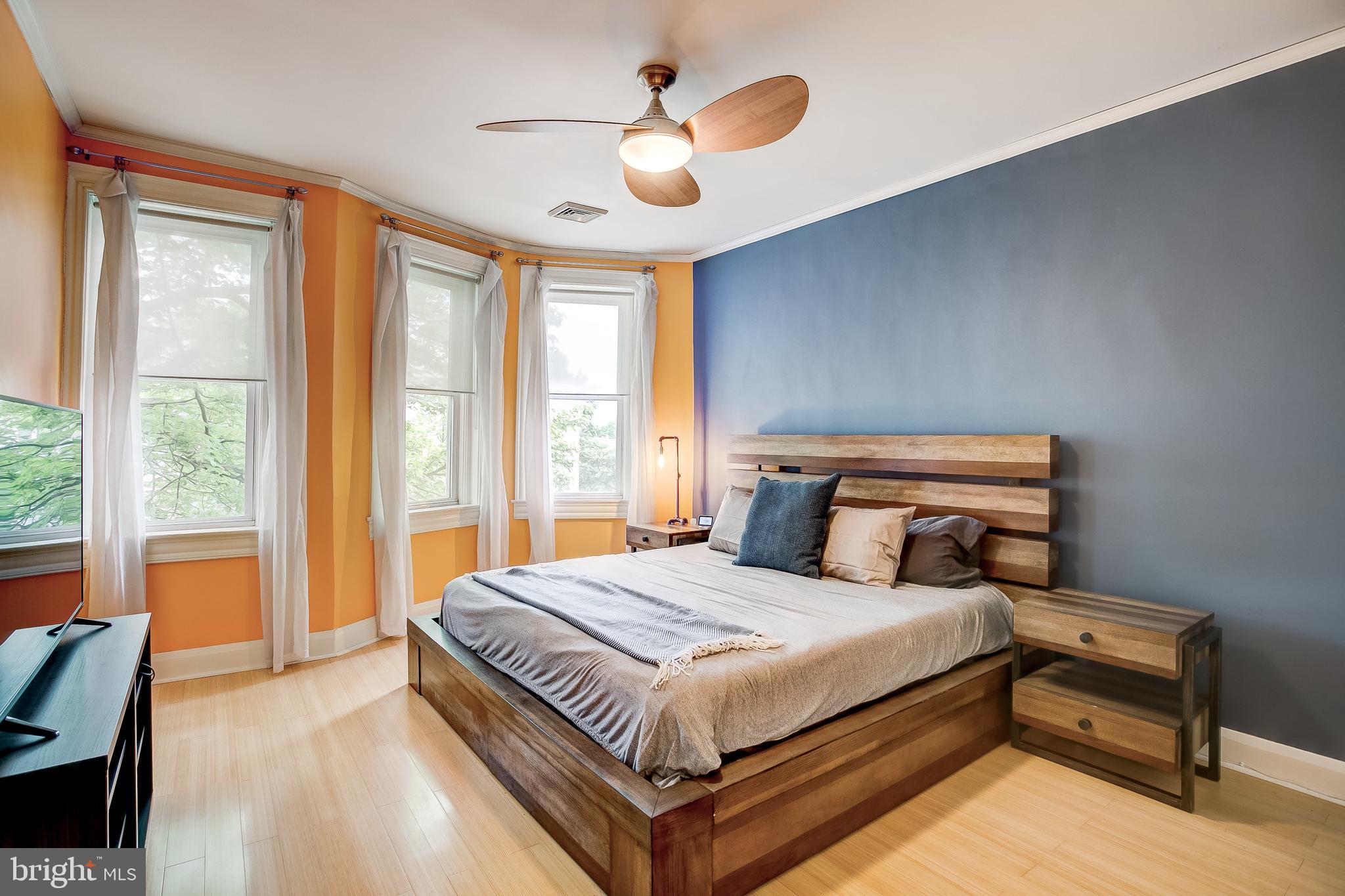 848 West 35th Street Baltimore, MD 21211 - Photo 16 of 32 KING SIZE BED